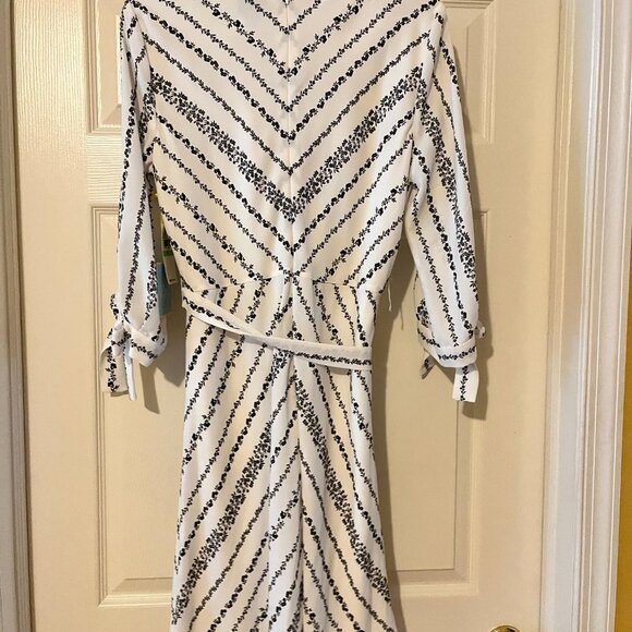 CeCe Sportswear Women's Tie Sleeve V-Neck Flower Chain Dress with Belt Size 8 - Picture 5 of 6